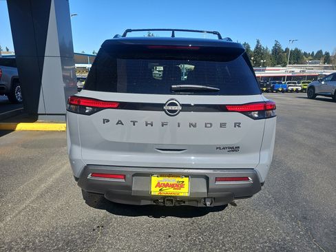 Used 2026 Nissan Pathfinder Platinum image 4