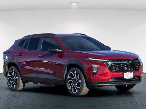 Used 2024 Chevrolet Trax RS w/ Driver Confidence Package image 5