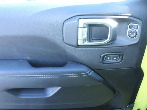 Used 2023 Jeep Wrangler Unlimited Sahara w/ Cold Weather Group image 9