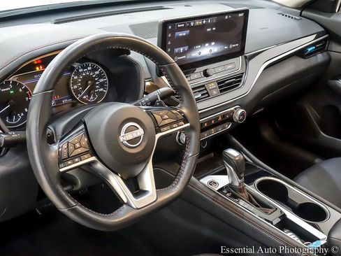 Used 2024 Nissan Altima 2.5 SR w/ SR Premium Package image 15