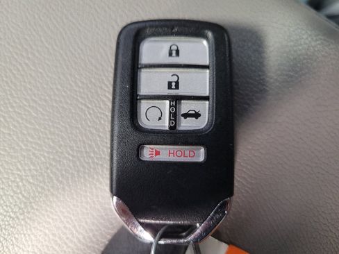 Used 2018 Honda Accord EX image 32