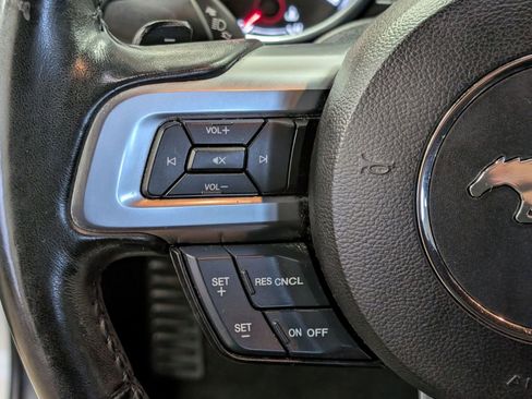 Used 2018 Ford Mustang Coupe image 16