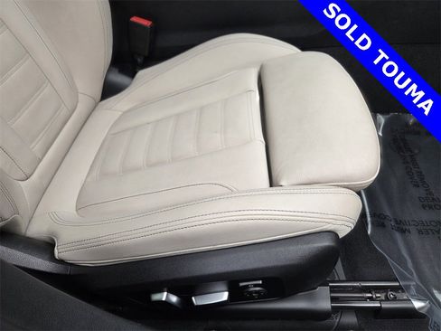 Used 2021 BMW 330i Sedan w/ M Sport Package image 18