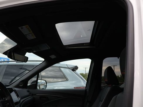 Used 2025 Honda Passport TrailSport image 10