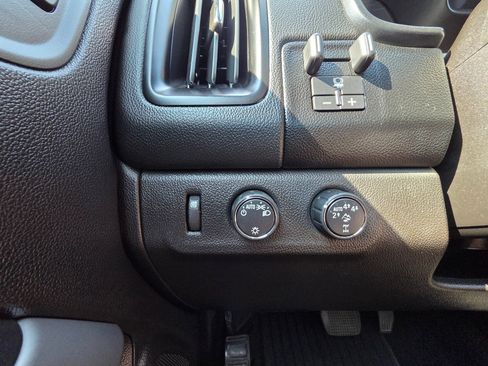 Used 2018 Chevrolet Colorado ZR2 AWD/4WD image 23