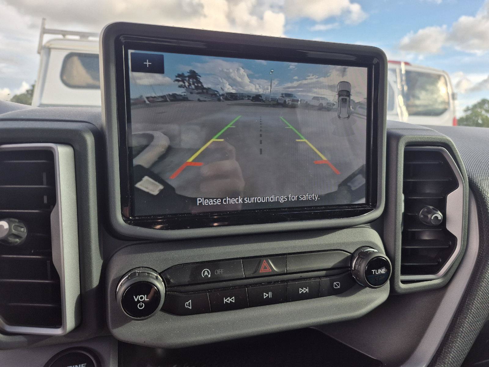 Certified 2021 Ford Bronco Sport Outer Banks w/ Outer Banks Package AWD/4WD image 4