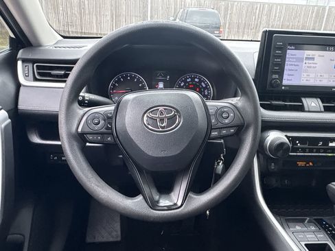 Used 2021 Toyota RAV4 LE image 14