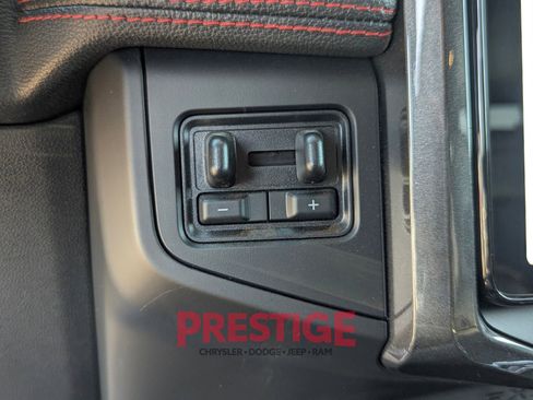 Used 2023 Ford Expedition Max Limited image 27