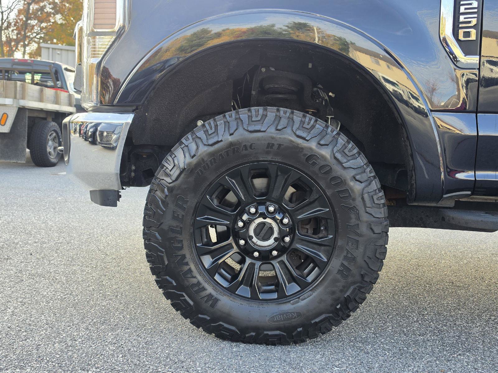 Used 2022 Ford F250 Lariat w/ Tremor Off-Road Package AWD/4WD image 9