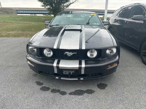 Used 2007 Ford Mustang GT RWD image 2