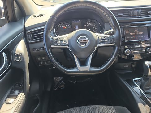 Used 2021 Nissan Rogue Sport SV AWD/4WD image 13