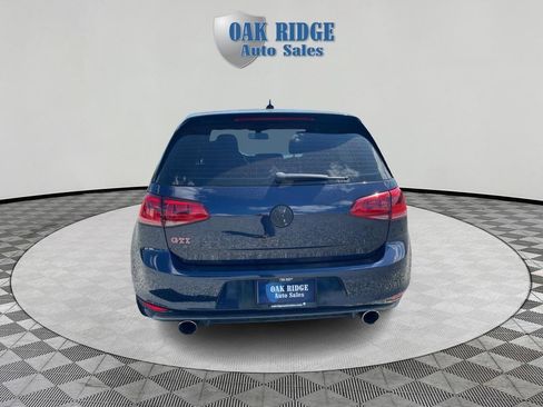 Used 2017 Volkswagen GTI SE FWD image 6