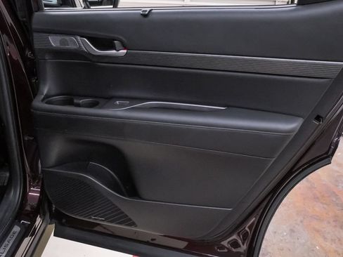 Certified 2024 Hyundai Palisade Limited FWD image 31