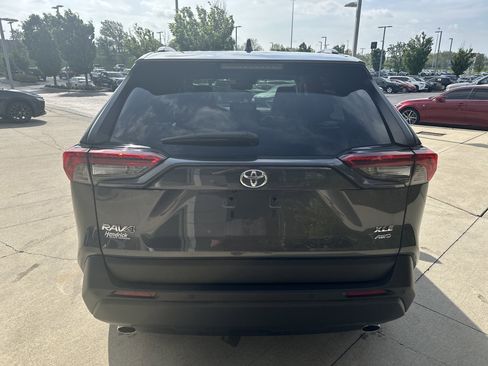 Used 2024 Toyota RAV4 XLE Premium w/ Weather Package AWD/4WD image 8
