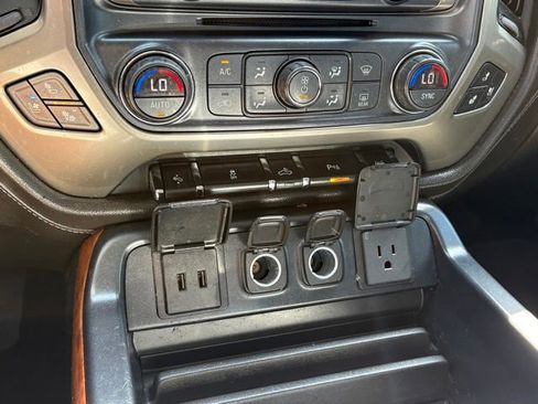 Used 2018 Chevrolet Silverado 1500 High Country RWD image 17