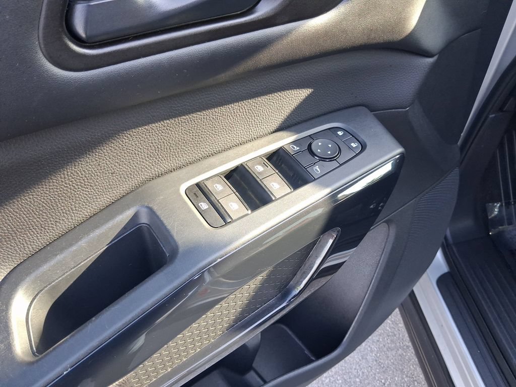 Certified 2024 Nissan Pathfinder SV FWD image 21
