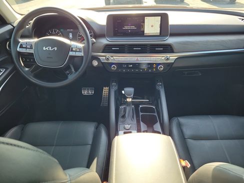 Used 2022 Kia Telluride SX w/ Towing Package FWD image 11