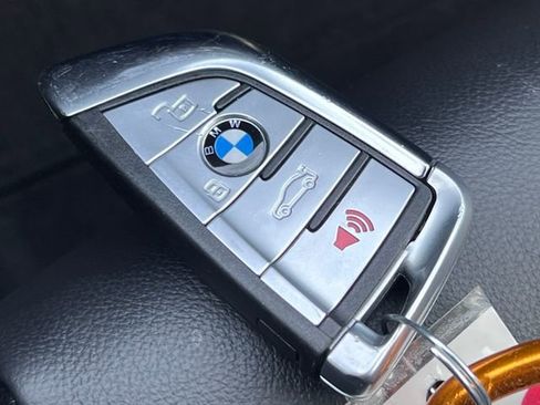 Used 2021 BMW X7 M50i AWD/4WD image 35