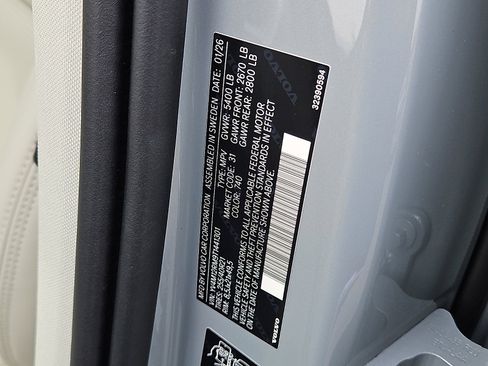 New 2026 Volvo XC60 B5 Ultra w/ Protection Package Premier image 20