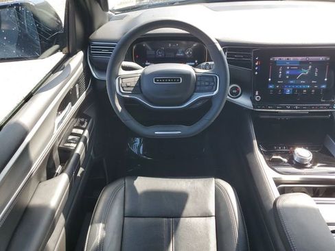 Used 2025 Jeep Wagoneer 4WD w/ Convenience Group I image 18