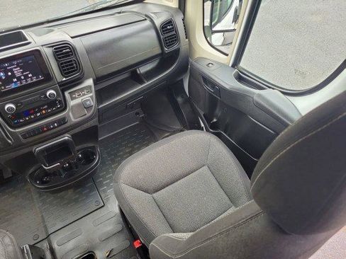 Used 2022 RAM ProMaster 2500 w/ Convenience Group FWD image 14