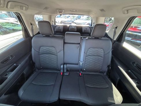 Used 2025 Nissan Pathfinder SV FWD image 41