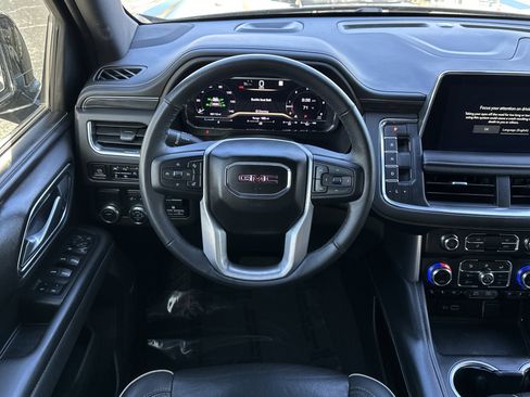 Used 2022 GMC Yukon SLT w/ SLT Luxury Package image 14