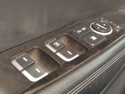 Used 2018 Kia Sorento FWD V6 image 27