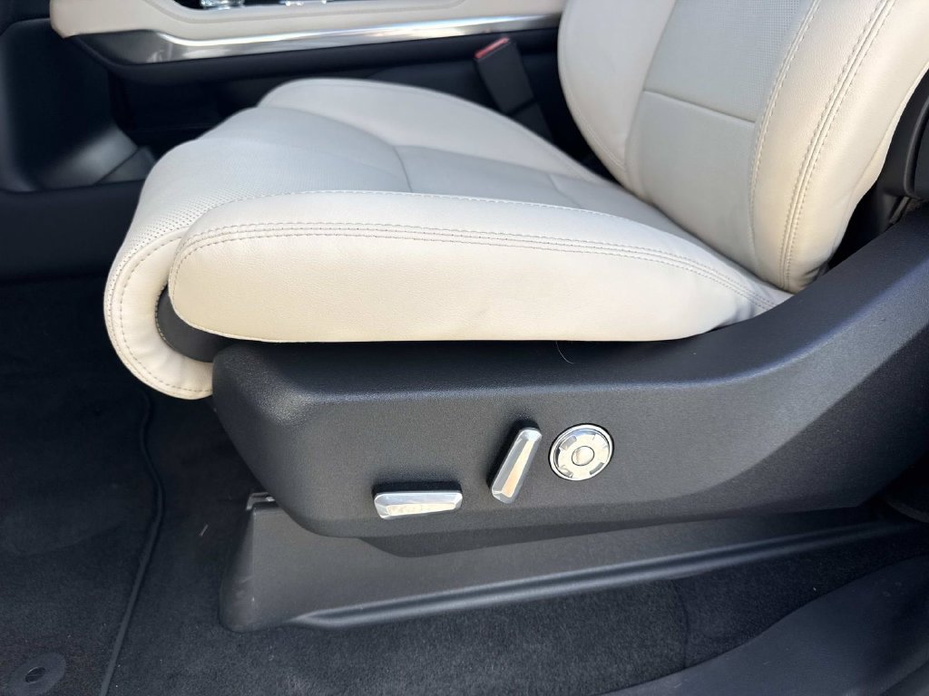 New 2027 Lincoln Navigator Reserve AWD/4WD image 22