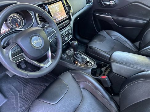 Used 2022 Jeep Cherokee Limited w/ Mopar Interior Package image 10