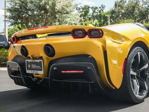 Used 2024 Ferrari SF90 Spider image 14