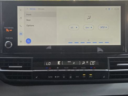 Used 2026 Toyota Sienna XLE FWD image 18