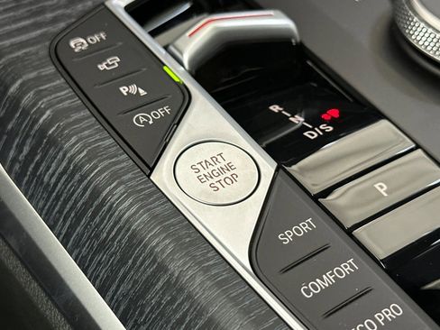 Used 2025 BMW 230i Coupe w/ Convenience Package image 28