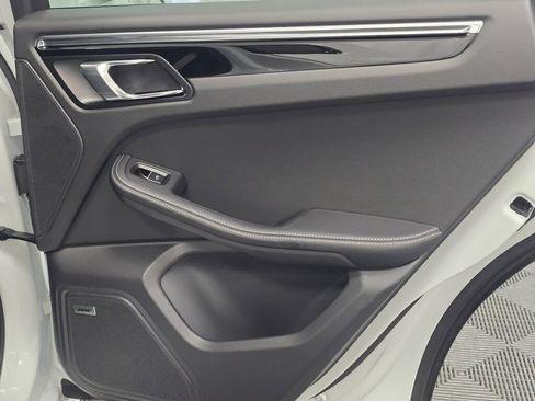 Certified 2025 Porsche Macan Turbo image 25