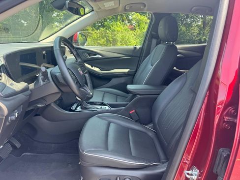 Used 2024 Buick Encore GX Avenir w/ Avenir Convenience Package FWD image 18