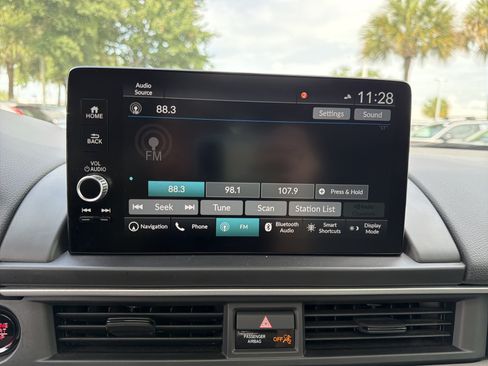 Used 2025 Honda Pilot Touring image 23
