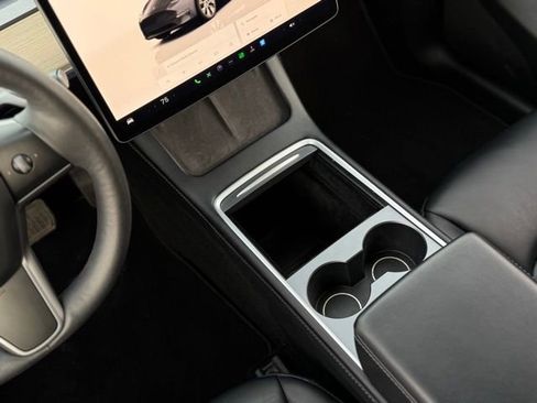 Used 2023 Tesla Model Y Long Range image 30