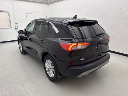 Used 2020 Ford Escape SE image 11