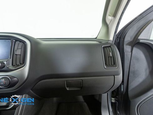 Used 2022 Chevrolet Colorado LT AWD/4WD image 43