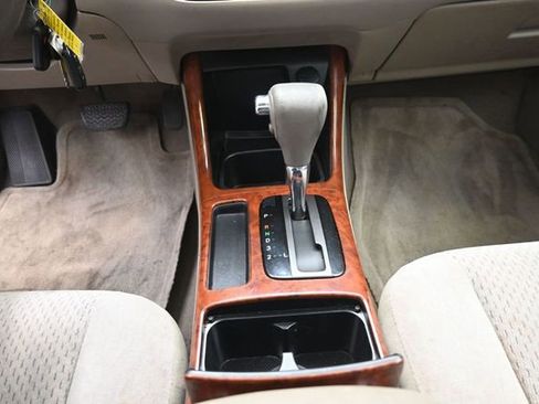 Used 2004 Toyota Camry XLE FWD image 12