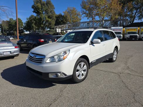 Used 2011 Subaru Outback 2.5i Premium w/ All-Weather Pkg image 1