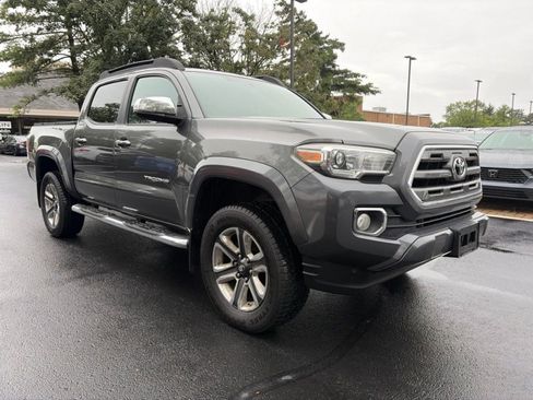 Used 2016 Toyota Tacoma Limited w/ Towing Package AWD/4WD image 3