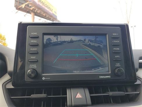 Used 2022 Toyota RAV4 XLE image 21