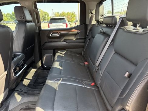 Used 2023 GMC Sierra 1500 Denali w/ Technology Package AWD/4WD image 6