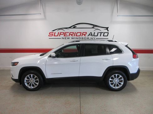 Used 2019 Jeep Cherokee Latitude w/ Cold Weather Group AWD/4WD image 2