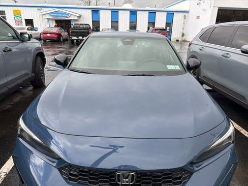 Used 2025 Honda Civic Sport image 2
