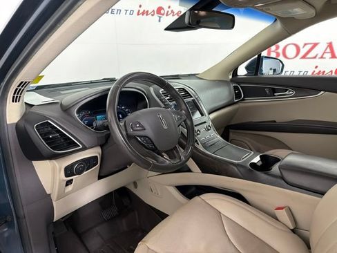Used 2016 Lincoln MKX Reserve w/ Technology Package FWD image 12