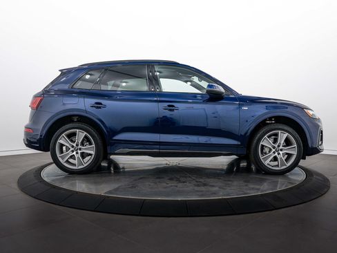 Certified 2025 Audi Q5 2.0T Premium w/ Convenience Plus Package AWD/4WD image 3