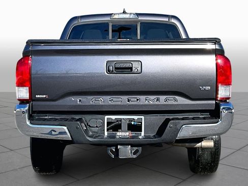 Used 2017 Toyota Tacoma SR5 w/ Tow Package image 5