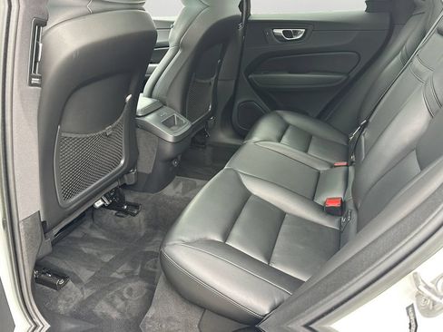 Used 2023 Volvo XC60 B5 Core w/ Climate Package AWD/4WD image 10